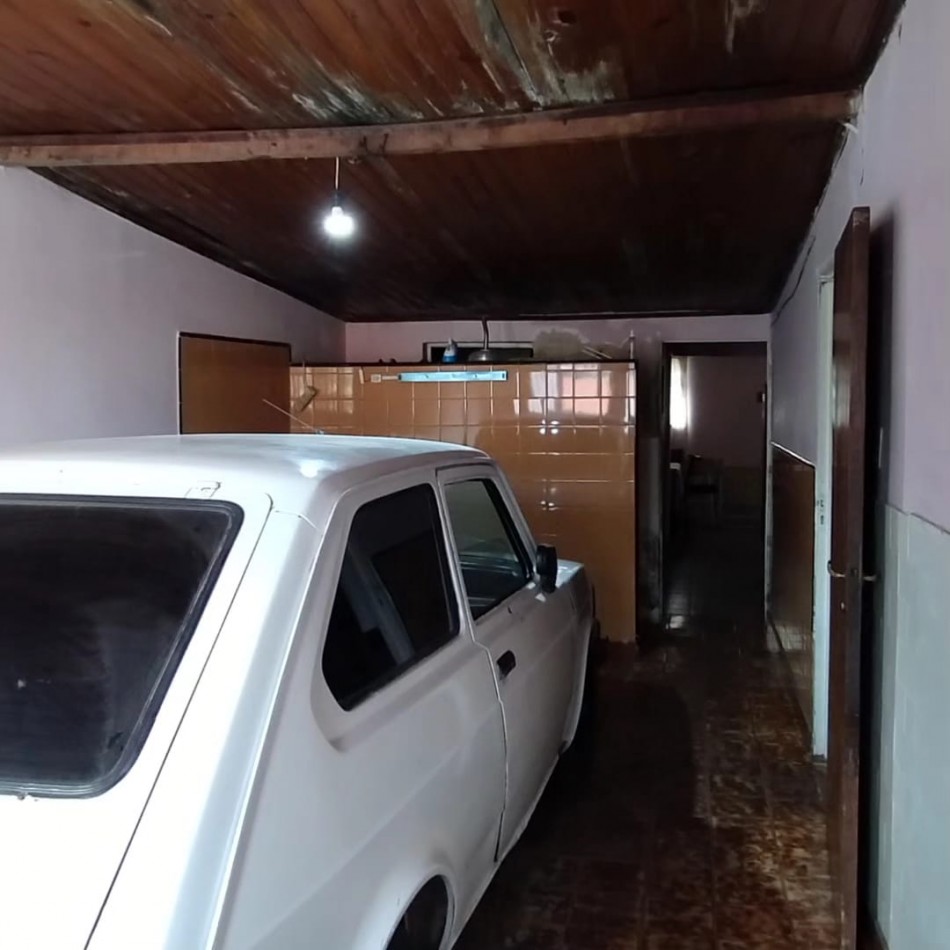 VENDE CASA SEMICENTRICA!