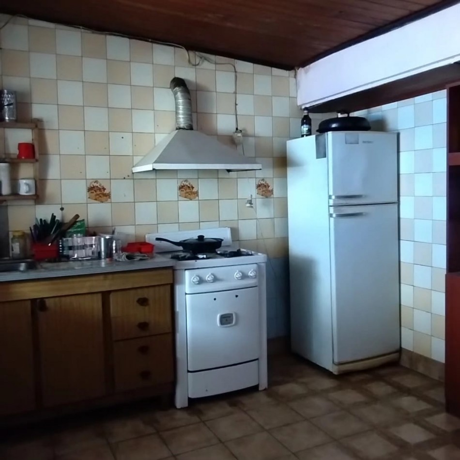 VENDE CASA SEMICENTRICA!