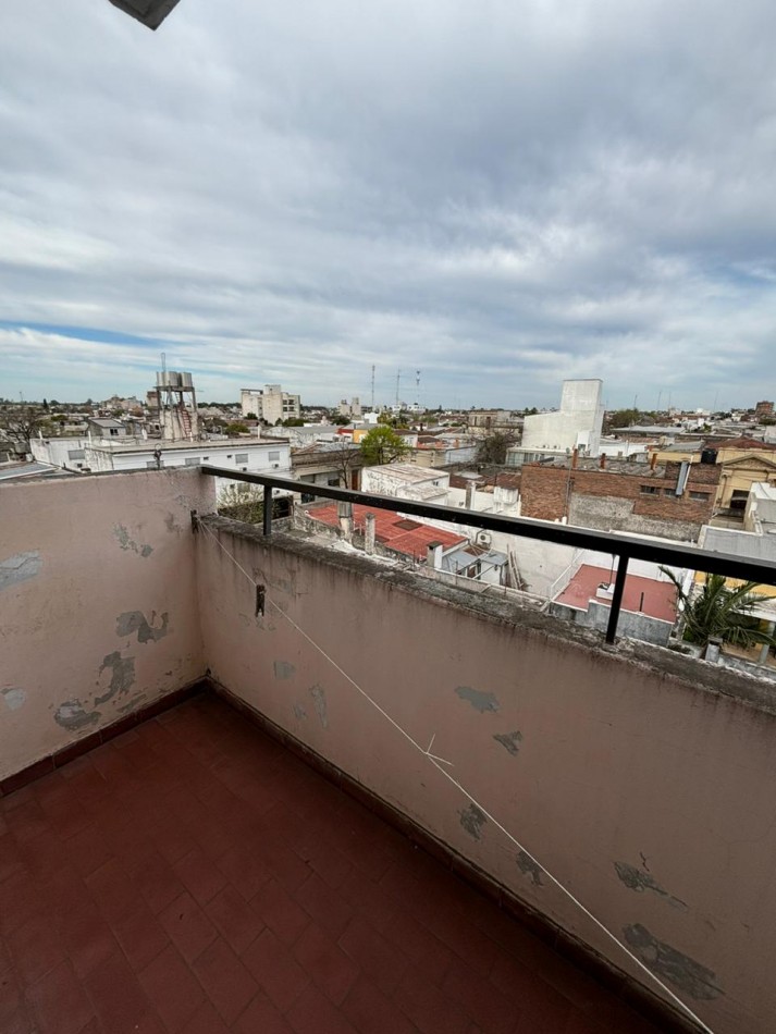 VENDE DEPARTAMENTO EN EDIFICIO CENTRICO!