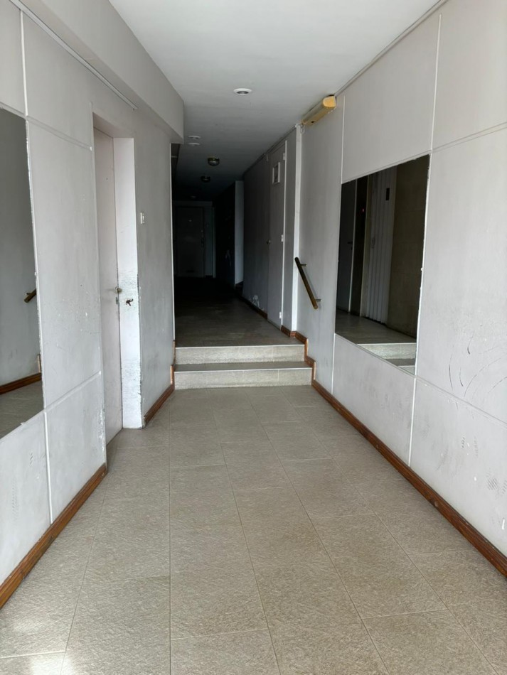 VENDE DEPARTAMENTO EN EDIFICIO CENTRICO!