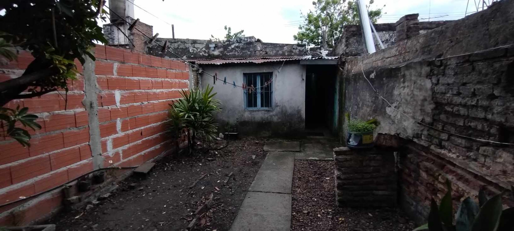 VENDE CASA SEMICENTRICA!