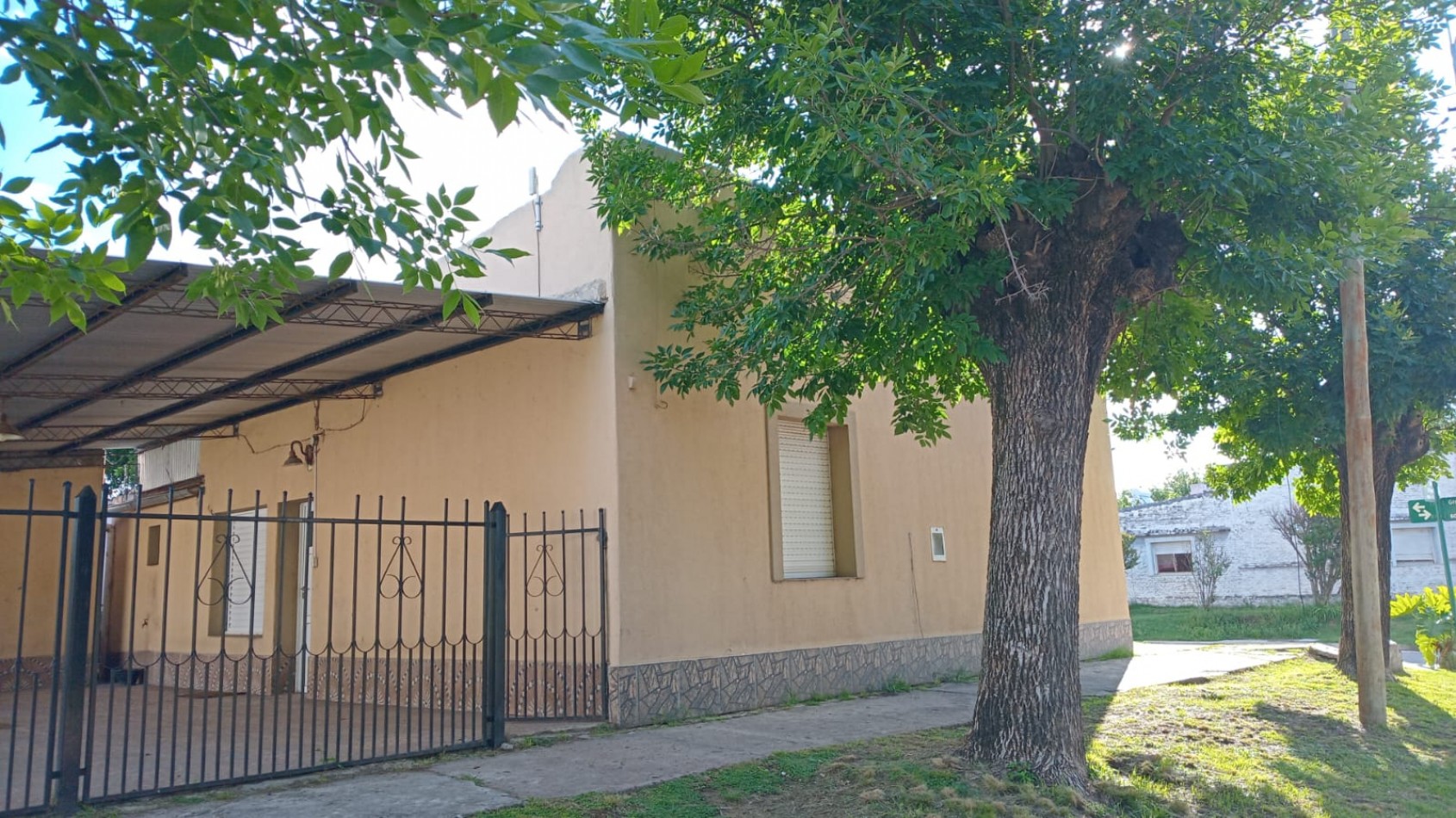 VENDE CASA EN GRAL.GALARZA!