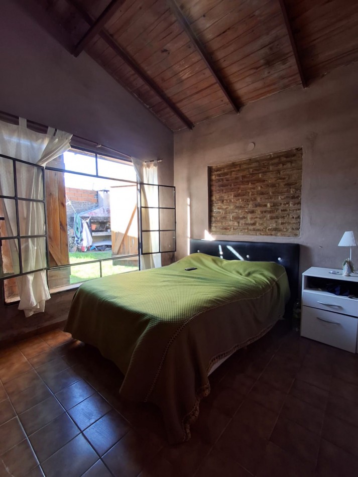 VENDE CASA EN CGT DE GERVASIO MENDEZ!