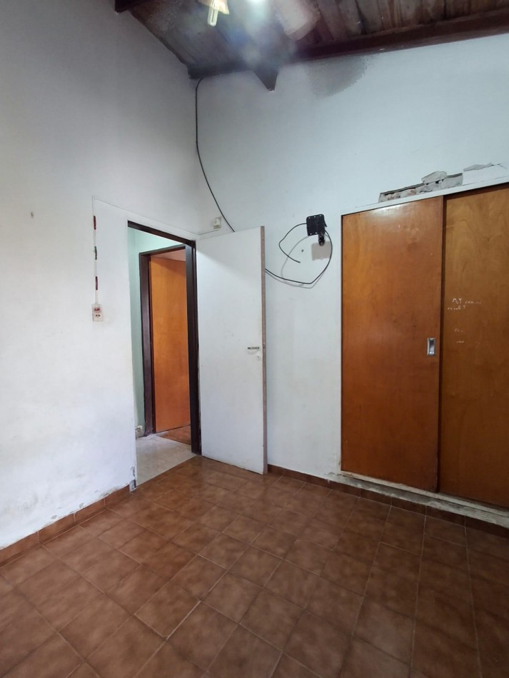 VENDE CASA EN CGT DE GERVASIO MENDEZ!
