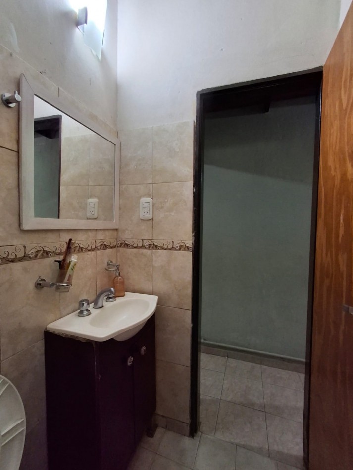 VENDE CASA EN CGT DE GERVASIO MENDEZ!