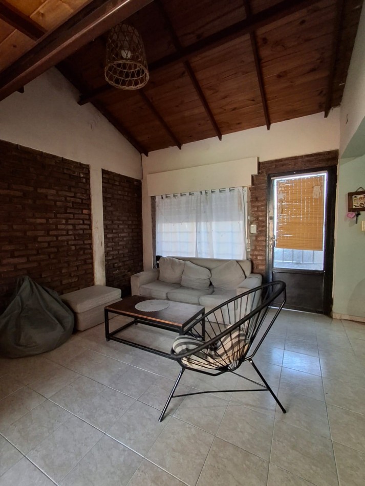 VENDE CASA EN CGT DE GERVASIO MENDEZ!