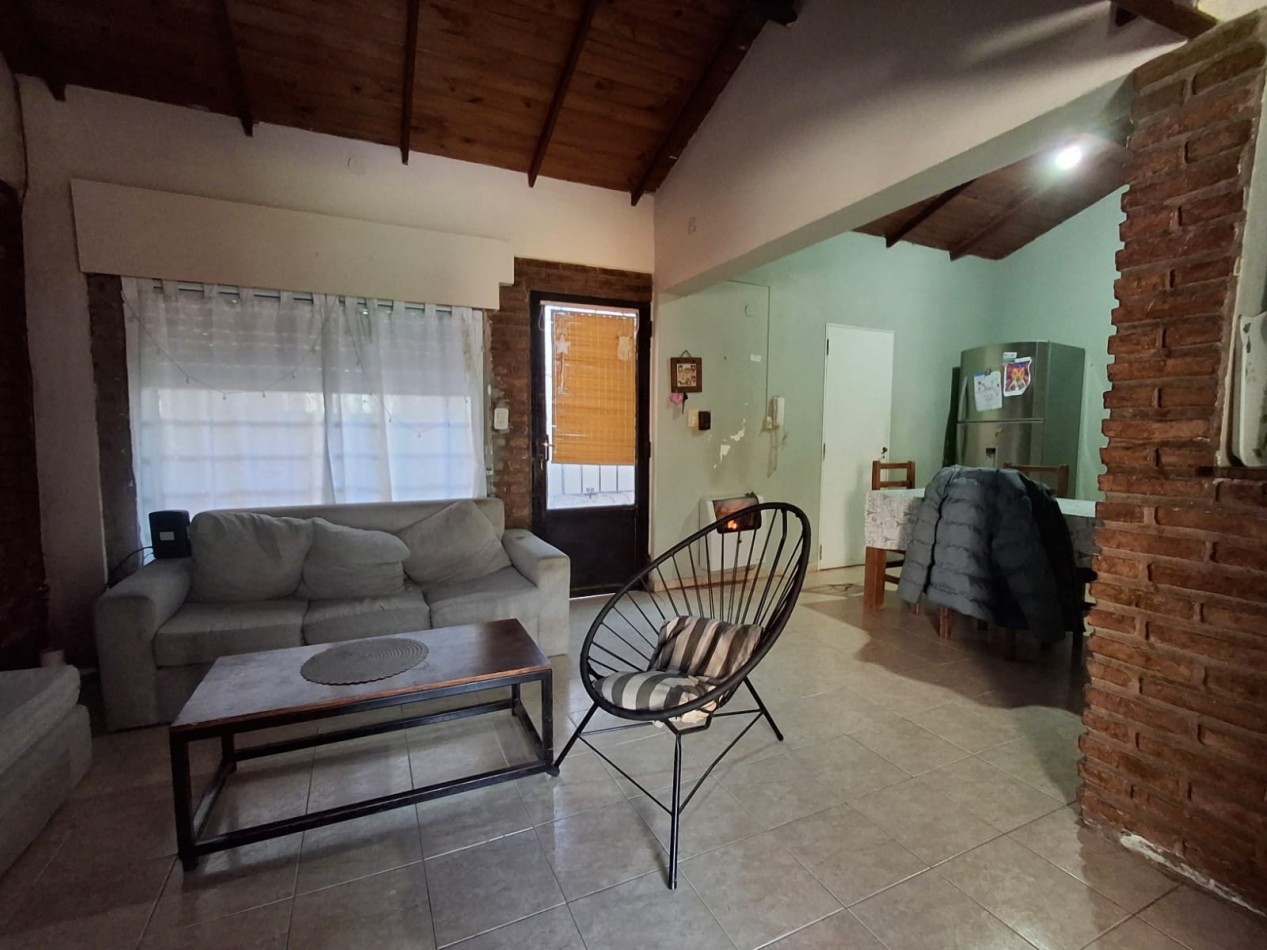 VENDE CASA EN CGT DE GERVASIO MENDEZ!