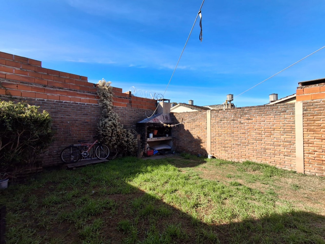 VENDE CASA EN CGT DE GERVASIO MENDEZ!