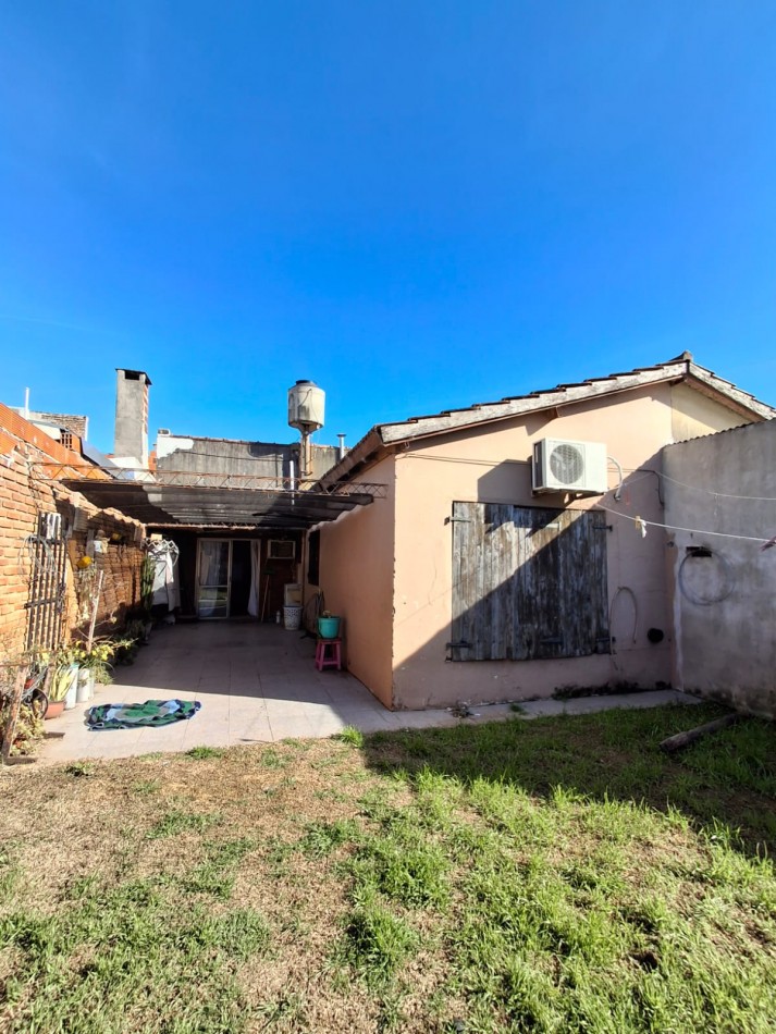 VENDE CASA EN CGT DE GERVASIO MENDEZ!