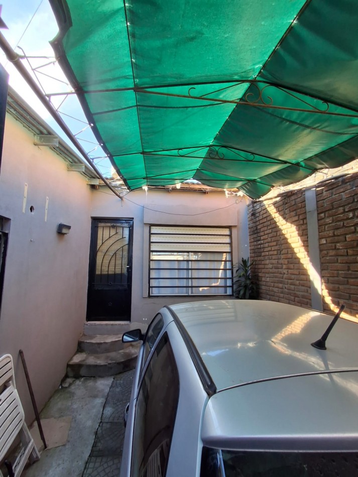 VENDE CASA EN CGT DE GERVASIO MENDEZ!