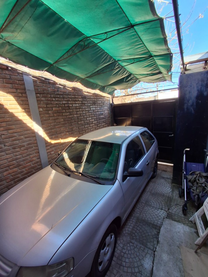 VENDE CASA EN CGT DE GERVASIO MENDEZ!