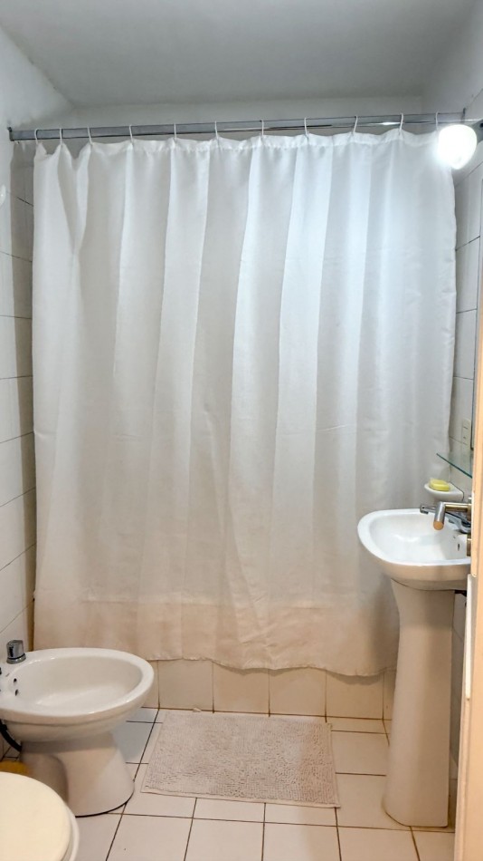 VENDE DEPARTAMENTO CENTRICO DE 2 AMBIENTES, CON PATIO!