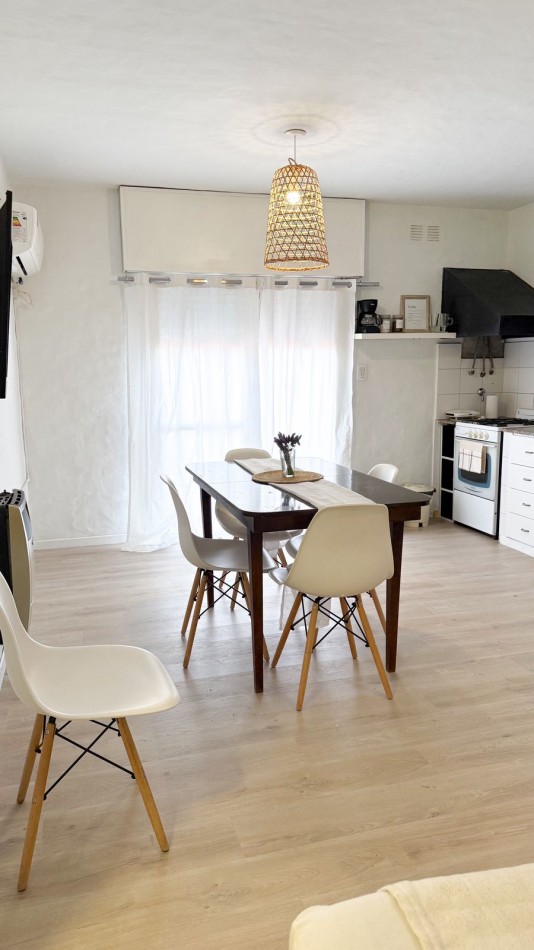 VENDE DEPARTAMENTO CENTRICO DE 2 AMBIENTES, CON PATIO!