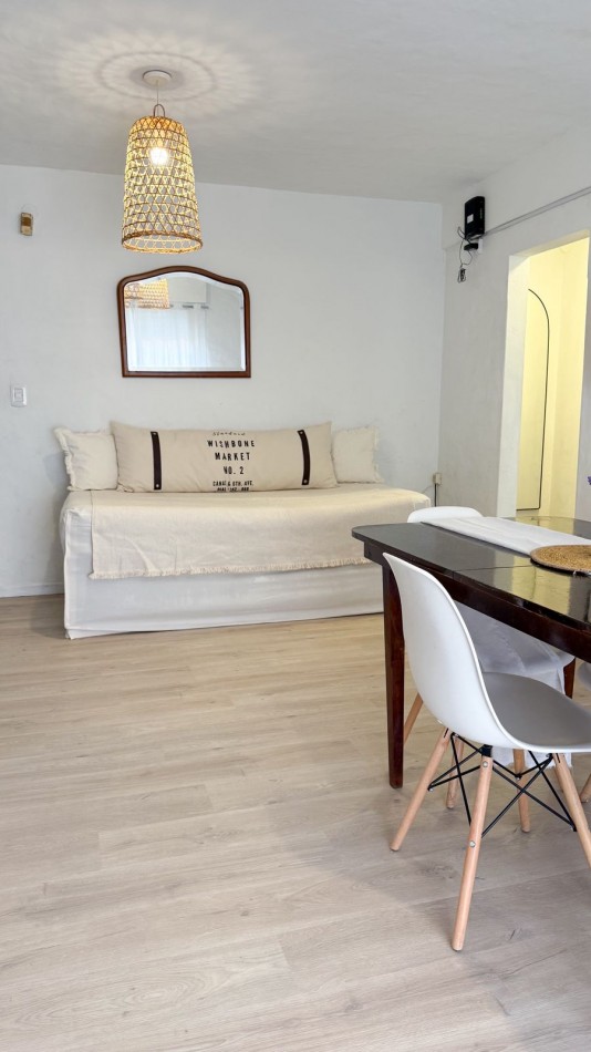 VENDE DEPARTAMENTO CENTRICO DE 2 AMBIENTES, CON PATIO!