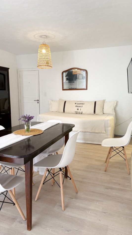 VENDE DEPARTAMENTO CENTRICO DE 2 AMBIENTES, CON PATIO!