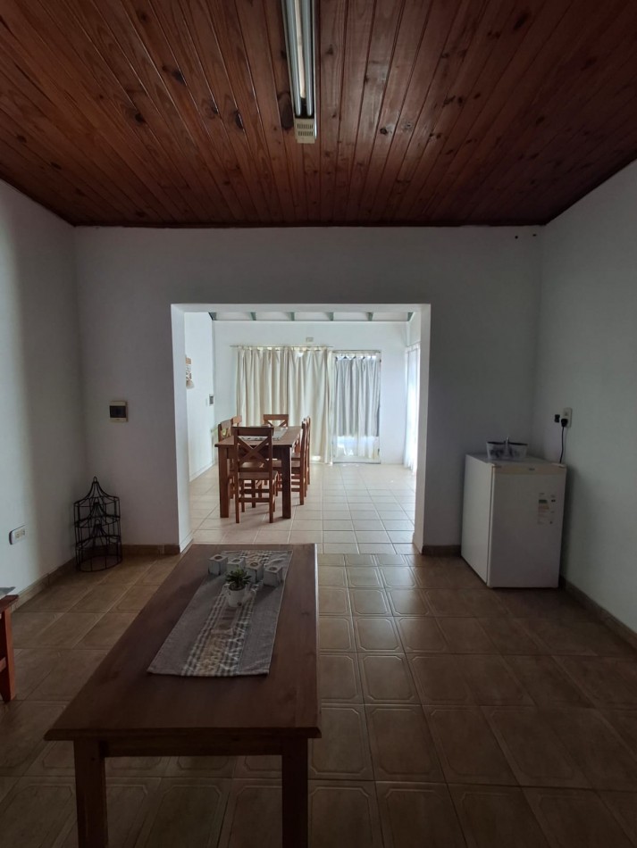 VENDE CASA SEMICENTRICA!