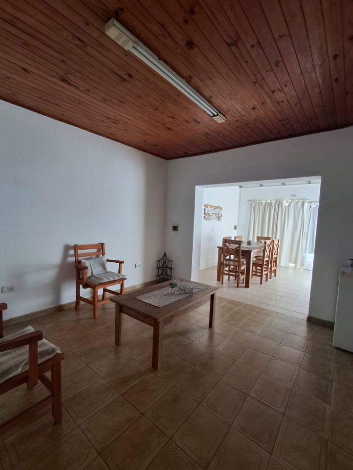 VENDE CASA SEMICENTRICA!