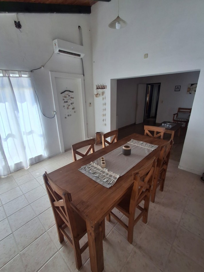 VENDE CASA SEMICENTRICA!