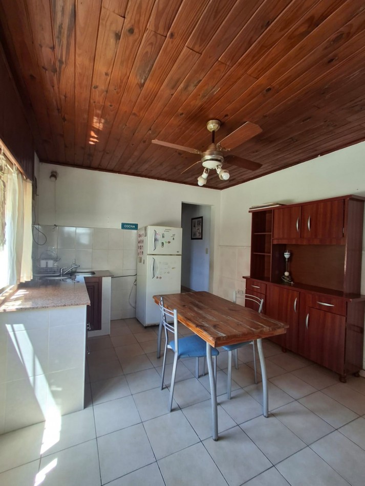 VENDE CASA SEMICENTRICA!