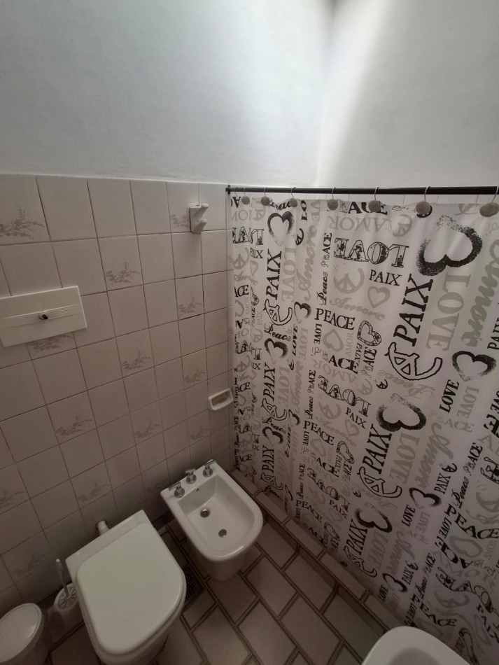 VENDE CASA SEMICENTRICA!