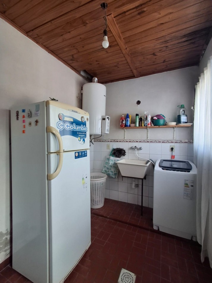 VENDE CASA SEMICENTRICA!