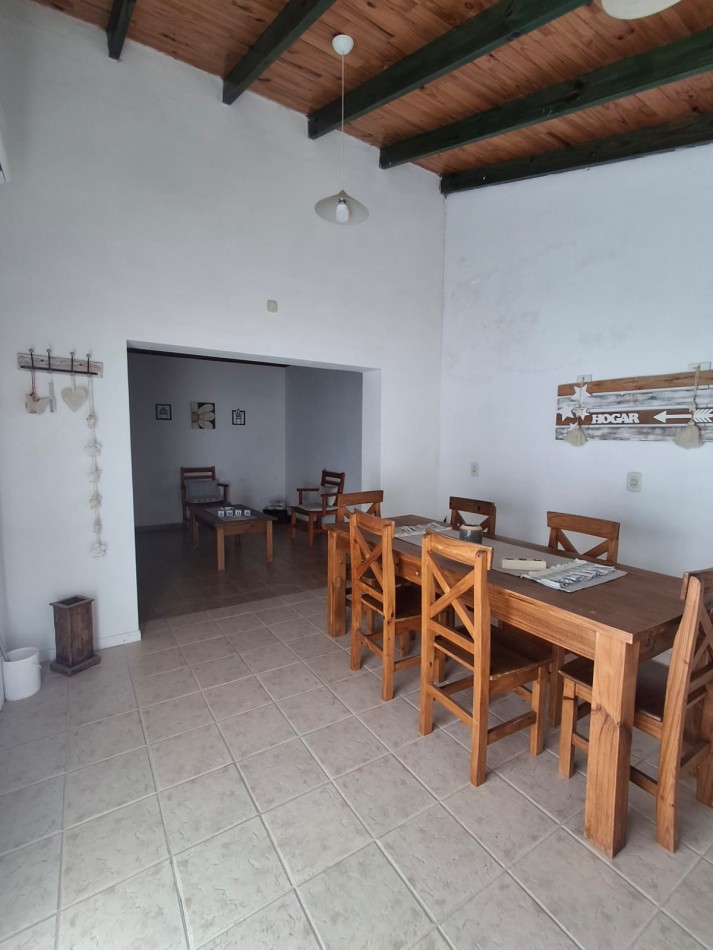 VENDE CASA SEMICENTRICA!