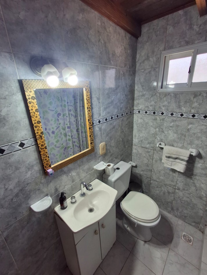 VENDE CASA SEMICENTRICA!