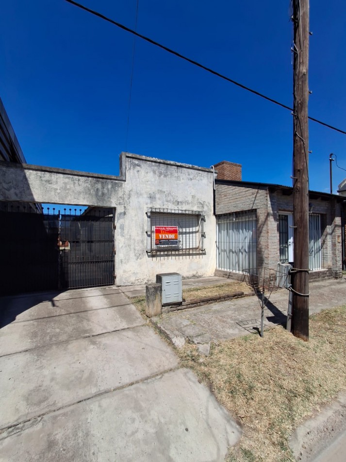 VENDE CASA SEMICENTRICA!