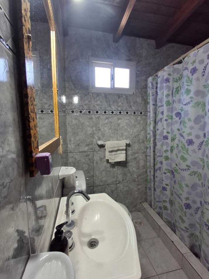 VENDE CASA SEMICENTRICA!