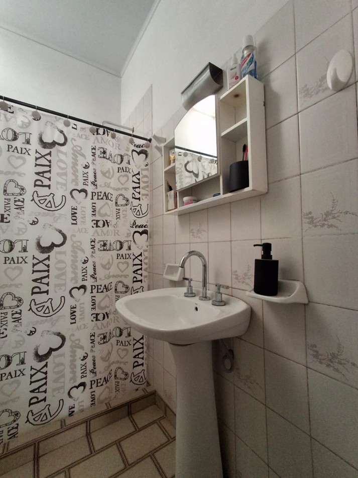 VENDE CASA SEMICENTRICA!