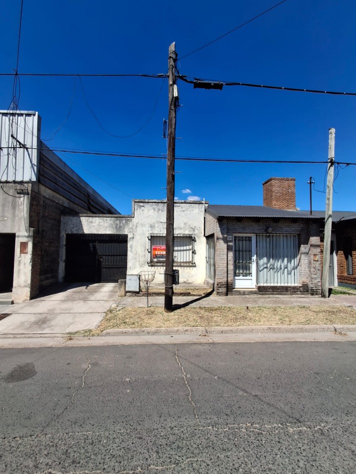 VENDE CASA SEMICENTRICA!