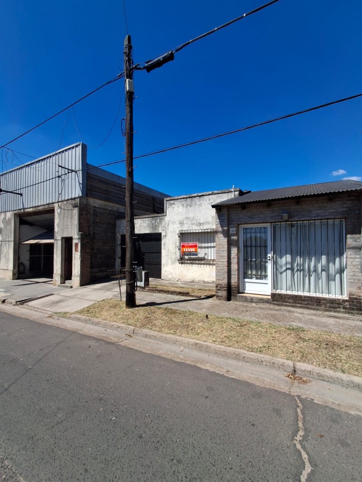 VENDE CASA SEMICENTRICA!