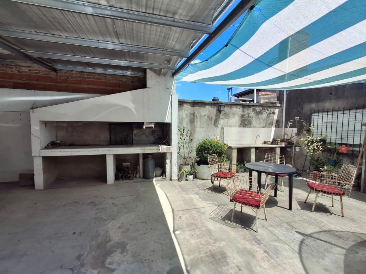 VENDE CASA SEMICENTRICA!