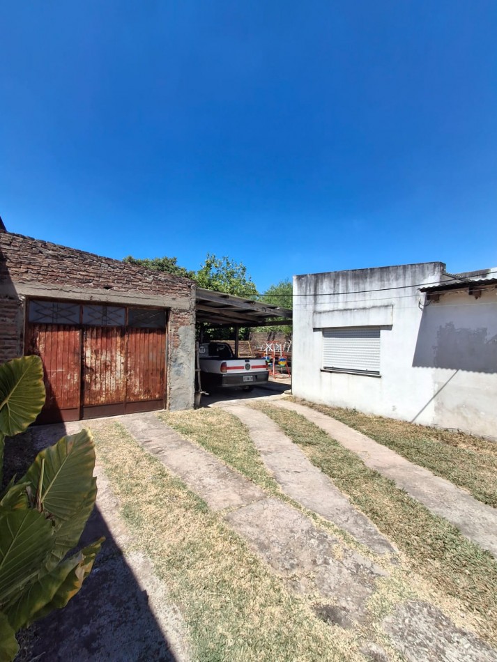 VENDE CASA SEMICENTRICA!