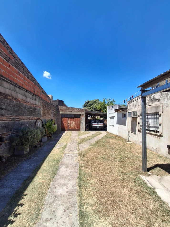 VENDE CASA SEMICENTRICA!