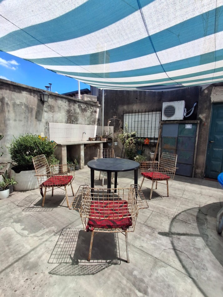 VENDE CASA SEMICENTRICA!