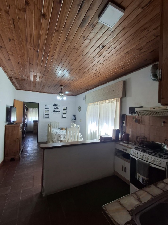 VENDE CASA SEMICENTRICA!