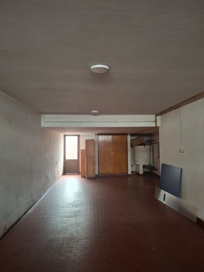 VENDE IMPORTANTE CASA CENTRICA!