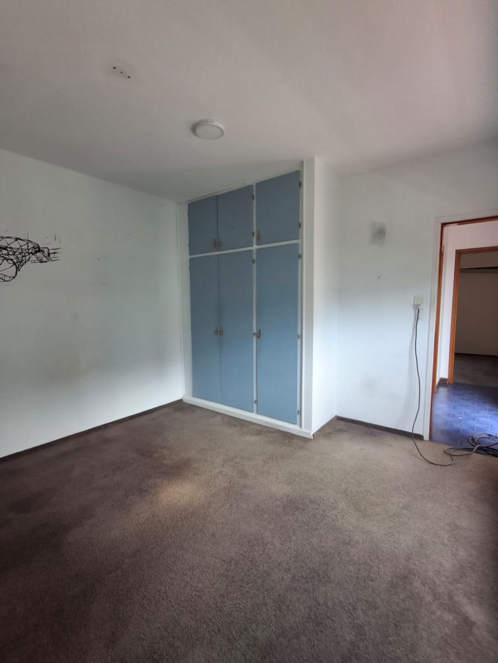 VENDE IMPORTANTE CASA CENTRICA!