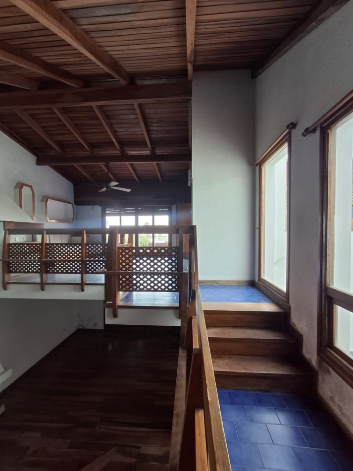 VENDE IMPORTANTE CASA CENTRICA!