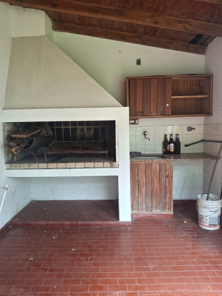 VENDE IMPORTANTE CASA CENTRICA!