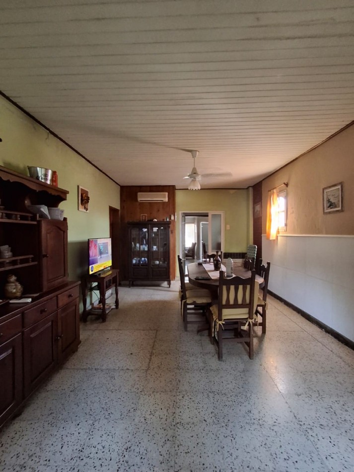 VENDE AMPLIA CASA!