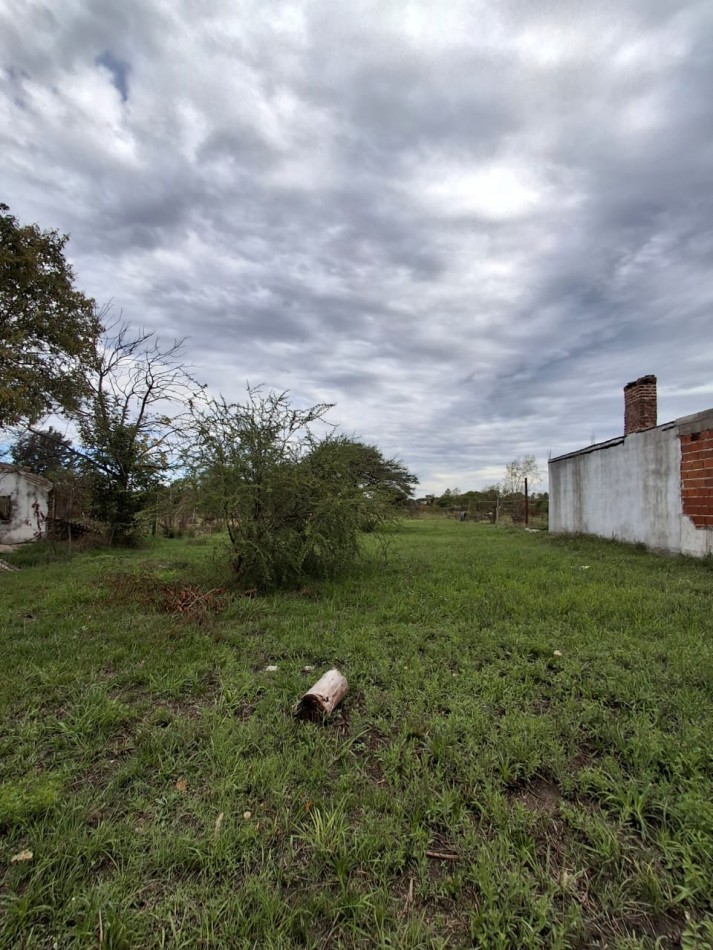 VENDE AMPLIO TERRENO!