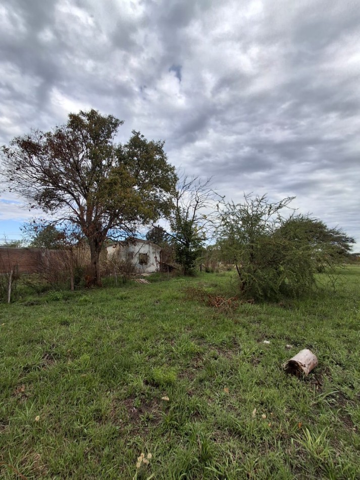 VENDE AMPLIO TERRENO!