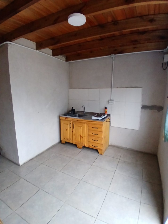 VENDE CASA Y DEPARTAMENTOS!