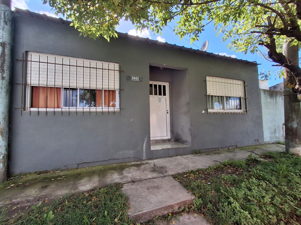 VENDE CASA Y DEPARTAMENTOS!