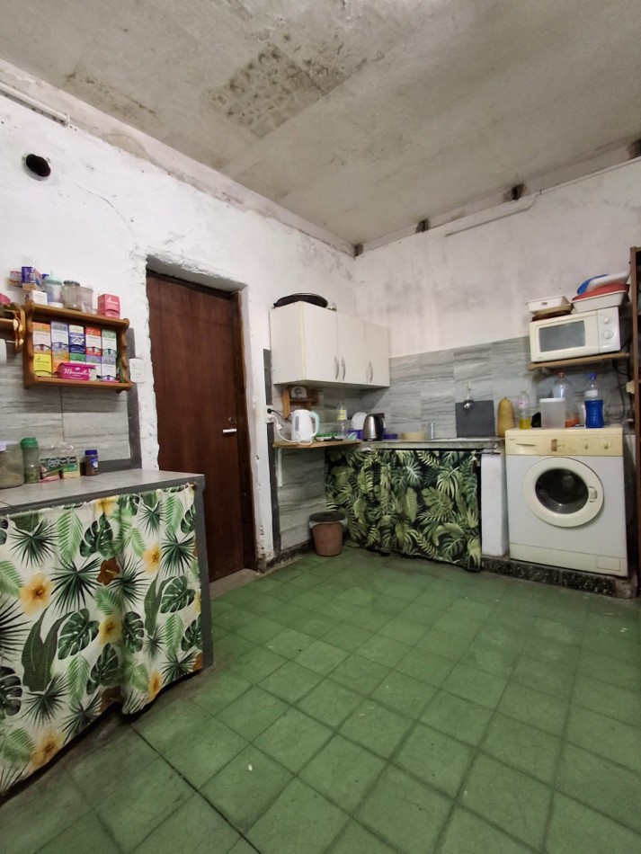 VENDE CASA EN AMPLIO TERRENO!