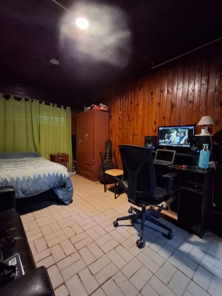 VENDE CASA EN AMPLIO TERRENO!