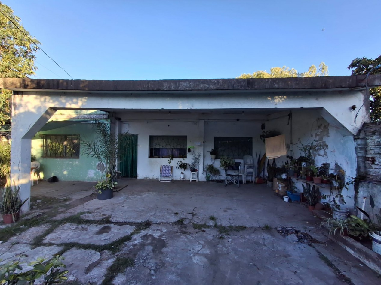VENDE CASA EN AMPLIO TERRENO!
