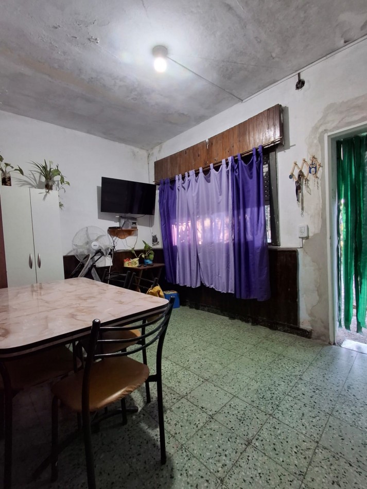 VENDE CASA EN AMPLIO TERRENO!